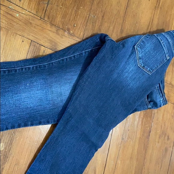 Old navy curvy profile jeans - Picture 5 of 6